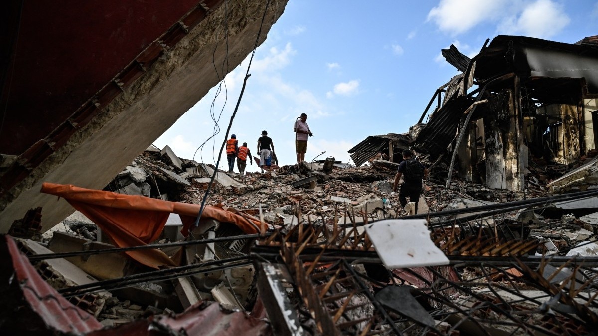 Niño de 11 años es rescatado tres días después de los terremotos en Venezuela: «En estas horas cada vida es esperanza»