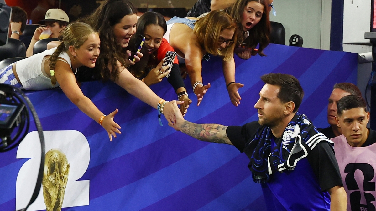 Las perlitas del triunfo de Argentina ante Jordania: el nuevo ritual de Messi, el regalo de De Paul y la “asistencia” de Dibu Martínez