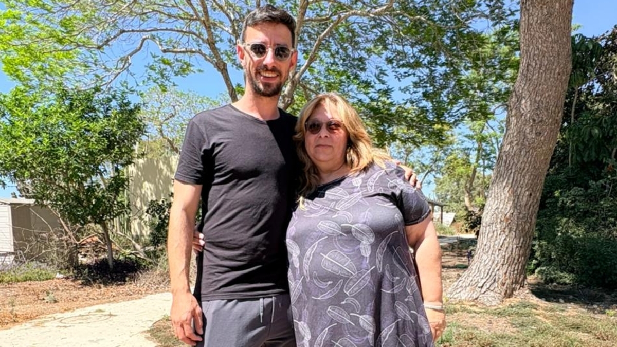 Ariel Cunio vuelve a Nir Oz: buscando el sentido de justicia en las ruinas del kibutz