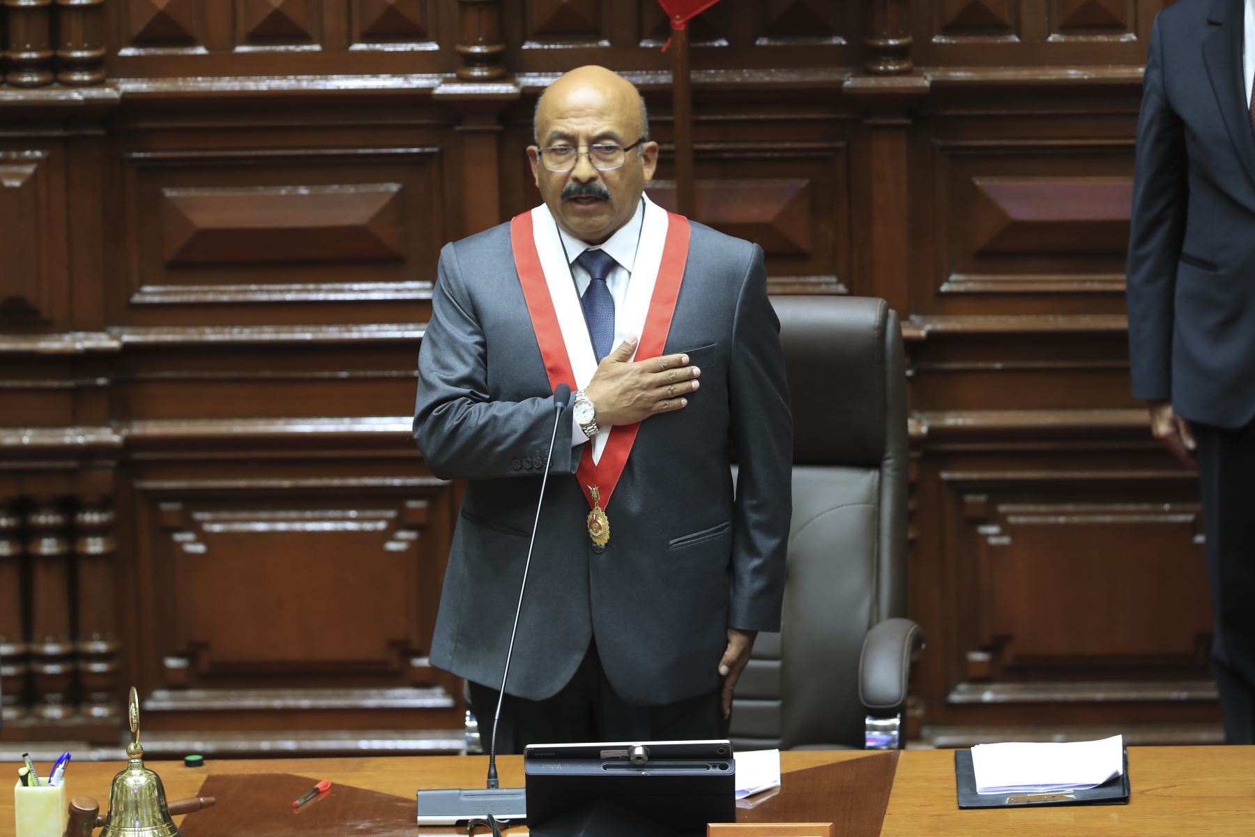 Óscar Reto anuncia austeridad y trabajo para acabar con la corrupción en Diputados