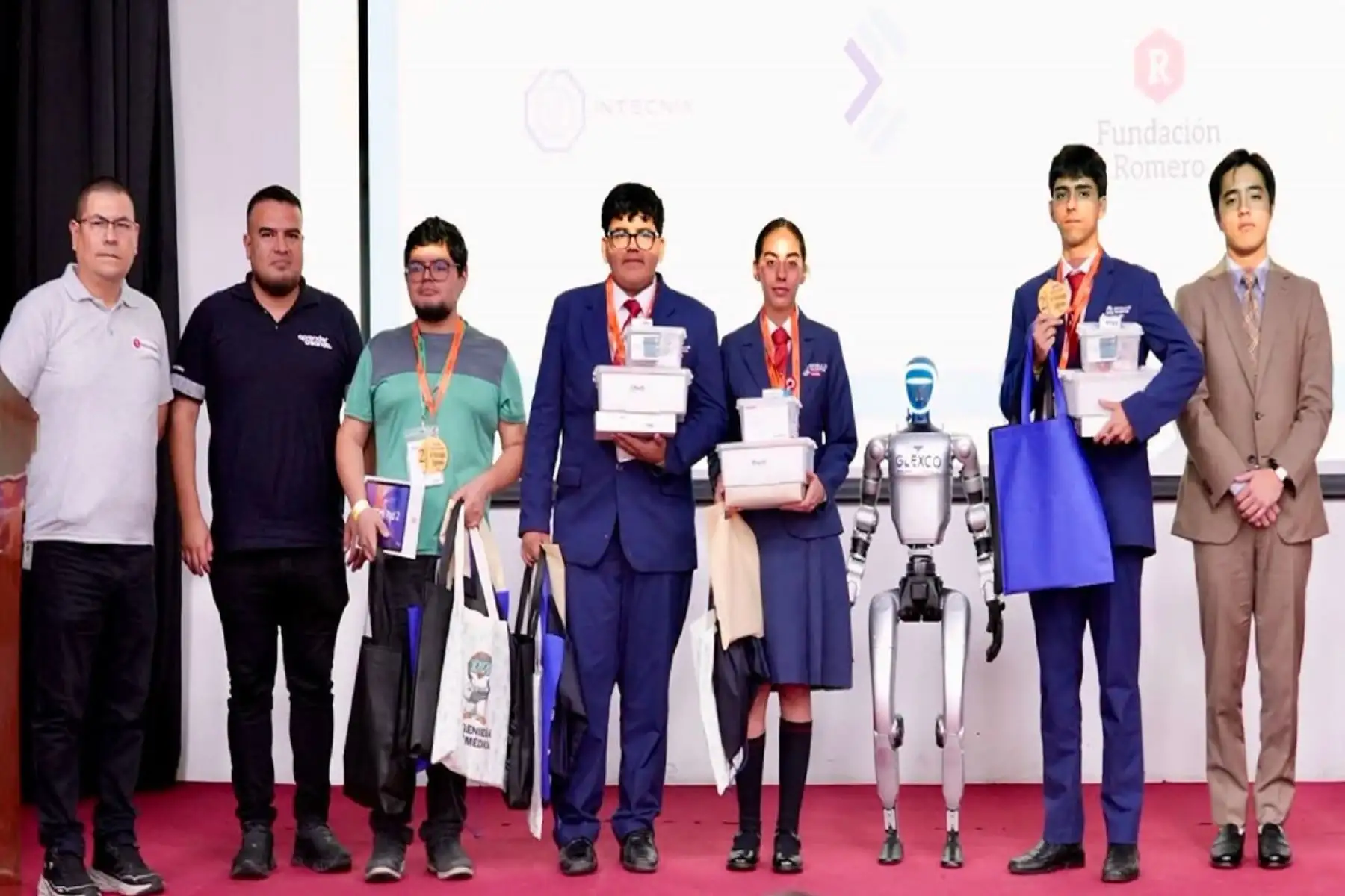 Hackathon 2026: escolares diseñan lentes para personas con discapacidad visual