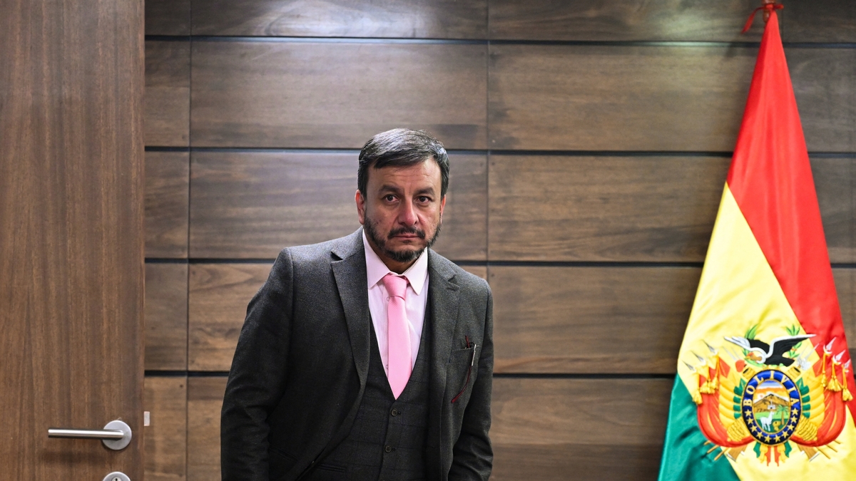 La Fiscalía de Bolivia ordenó la detención del exministro Mauricio Medinaceli en la causa por gasolina adulterada