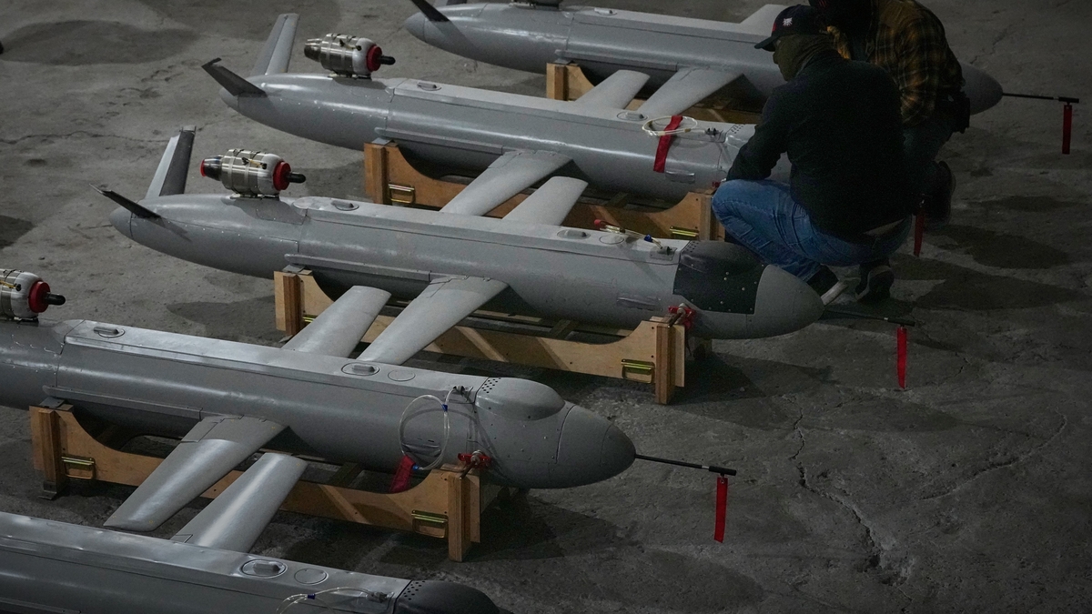 Pilotos de drones: cómo viven las estrellas ocultas del ejército ucraniano que provocan la ira de Putin con sus operaciones en Rusia