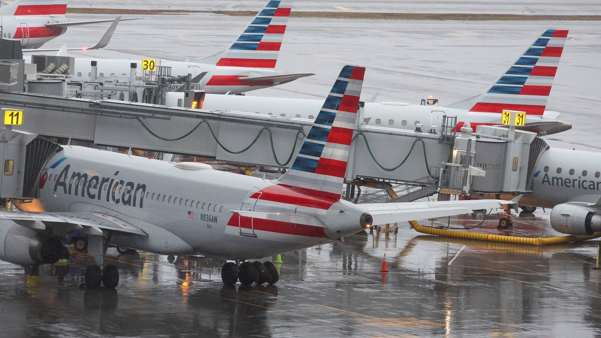 Un fallo tecnológico provocó la suspensión temporal de vuelos de American Airlines en aeropuertos de Estados Unidos