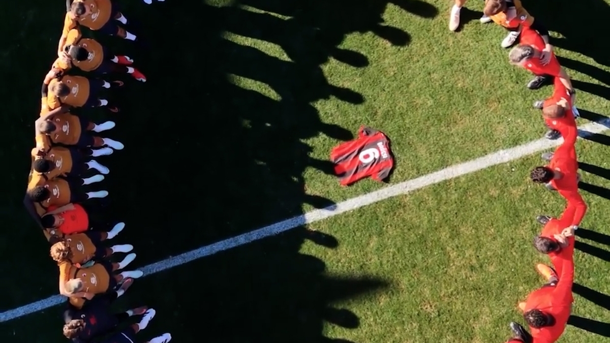 El conmovedor homenaje del plantel del Milan a Franco Baresi durante la pretemporada en Australia