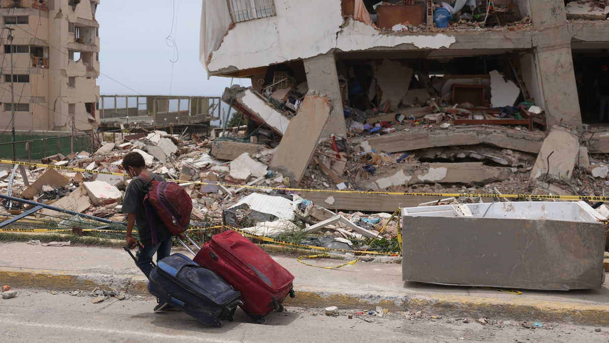 La cifra de muertos por el terremoto en Venezuela ascendió a 3.899 mientras continúa la búsqueda de cuerpos entre los escombros