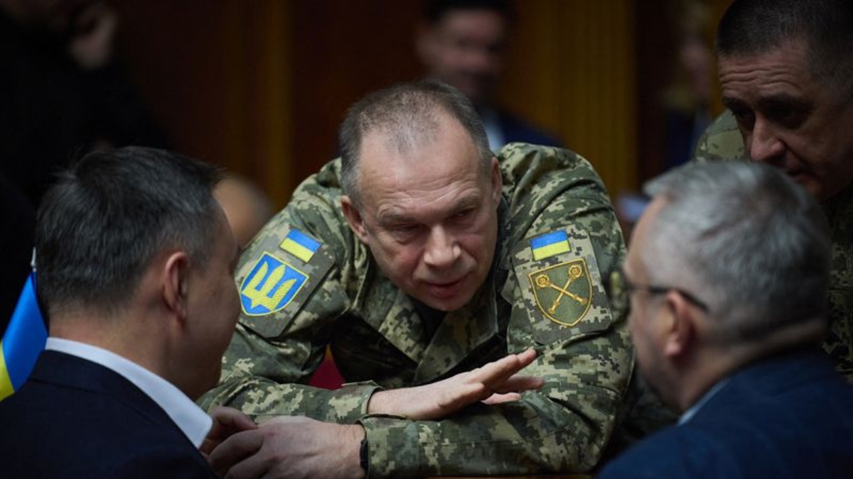 Zelensky reemplazó al jefe del Ejército de Ucrania tras la crisis desatada por la salida del ministro de Defensa