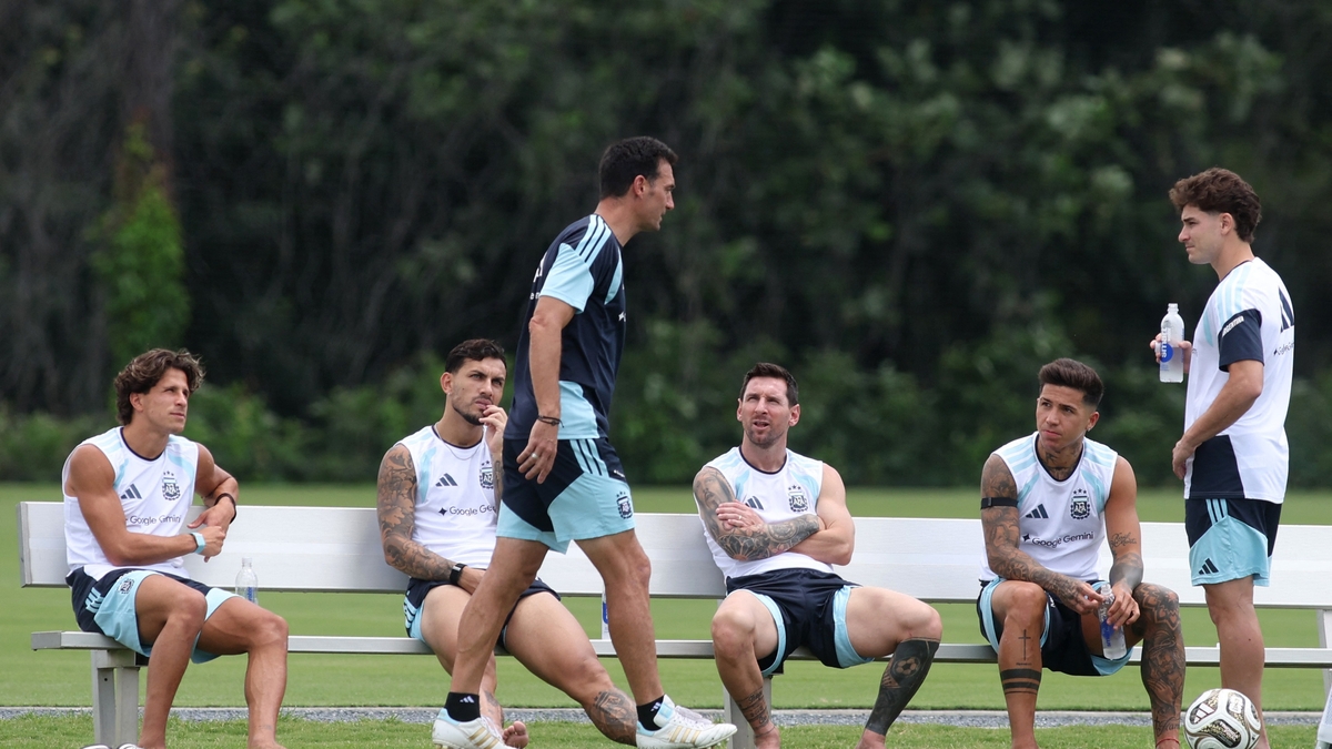 La prueba final: Scaloni evaluará a los futbolistas y definirá el equipo en el último entrenamiento antes de jugar contra España