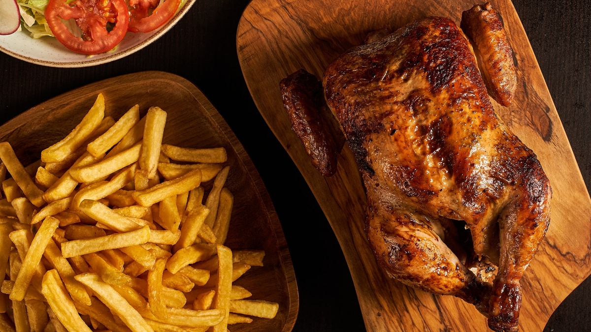 Más de S/12.000 millones al año y casi 1 millón de pollos al día: el fenómeno del pollo en Perú que no tiene límites