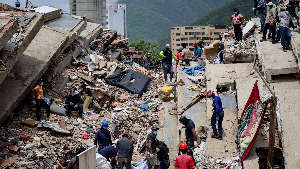 El gobierno de Venezuela elevó a 2.954 el número de muertos por los devastadores terremotos