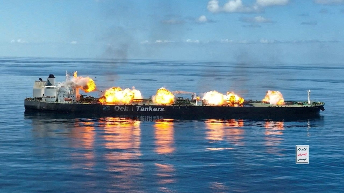 Mientras Estados Unidos negocia con Irán, los hutíes de Yemen atacaron con misiles balísticos otro petrolero saudí
