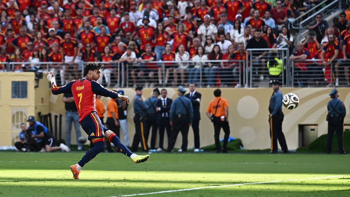 Ferrán Torres marca el primero de España en la final del Mundial 2026 contra Argentina