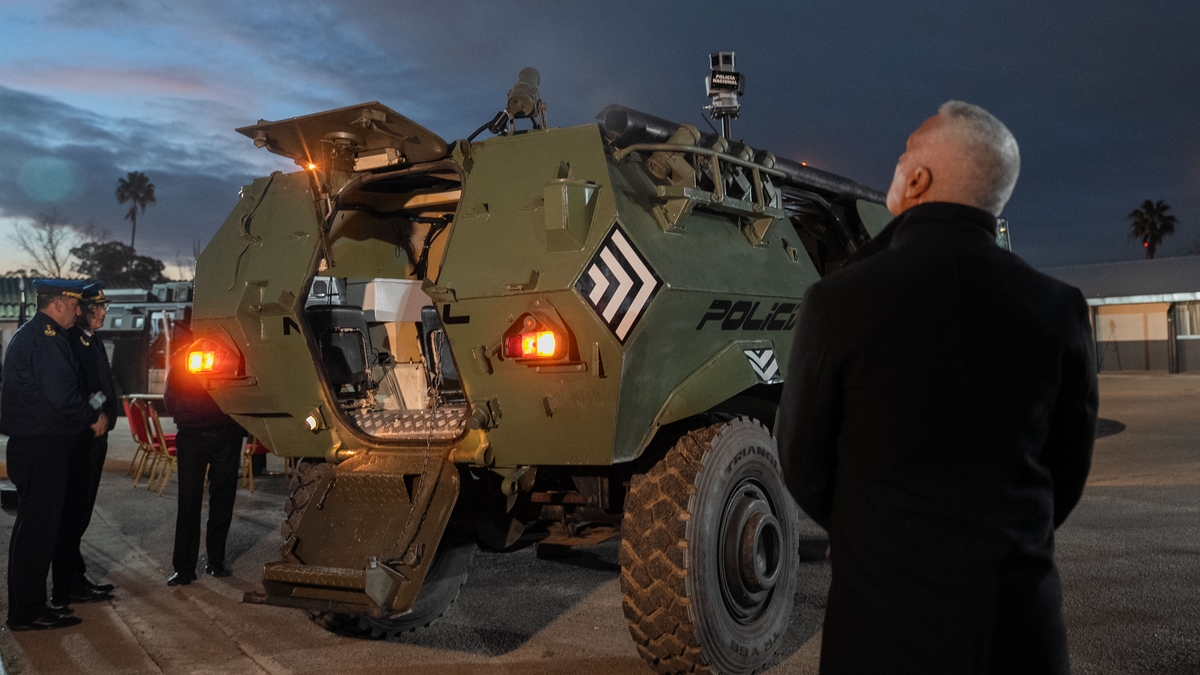 Uruguay puso en marcha los patrullajes con blindados militares en los barrios de mayor criminalidad