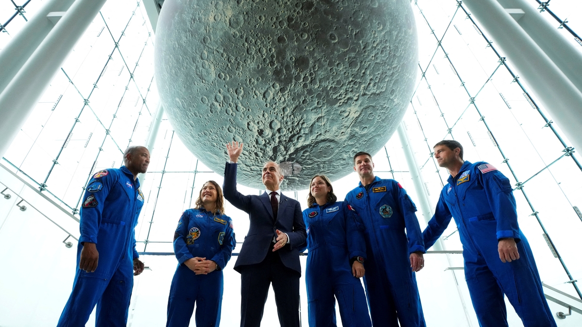 Un astronauta que viajó a la Luna en Artemis II se retiró de la agencia espacial de su país