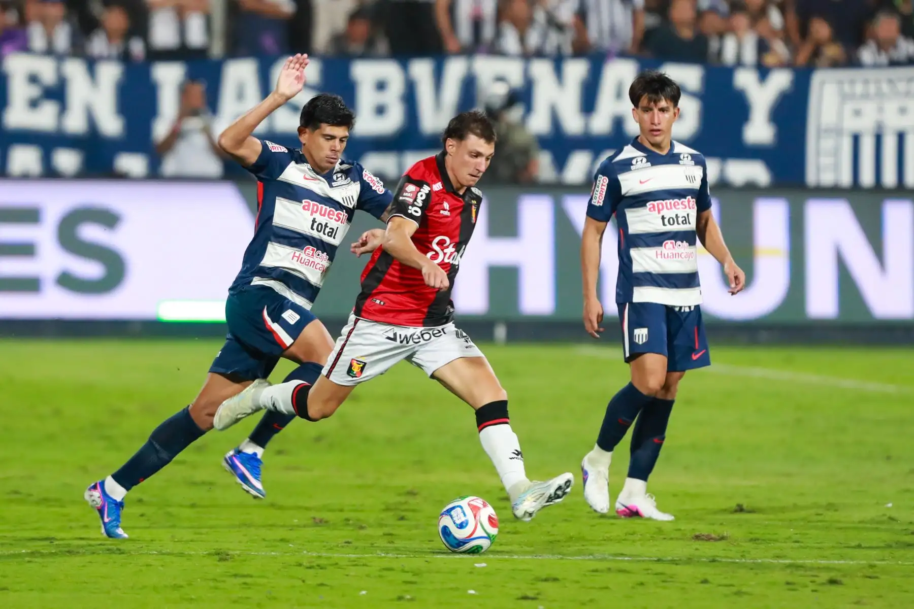 Alianza Lima y Melgar juegan hoy el partido estelar de la sexta fecha en Arequipa