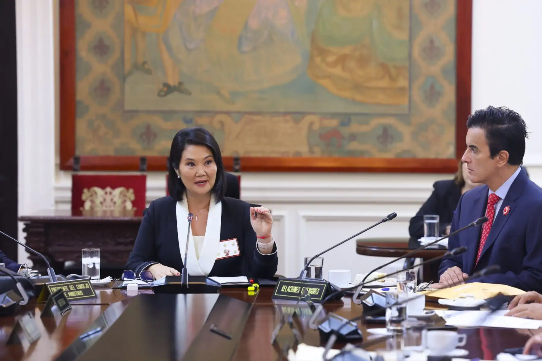 Presidenta Keiko Fujimori: las FF. AA. estarán en las calles y en el sistema de transporte