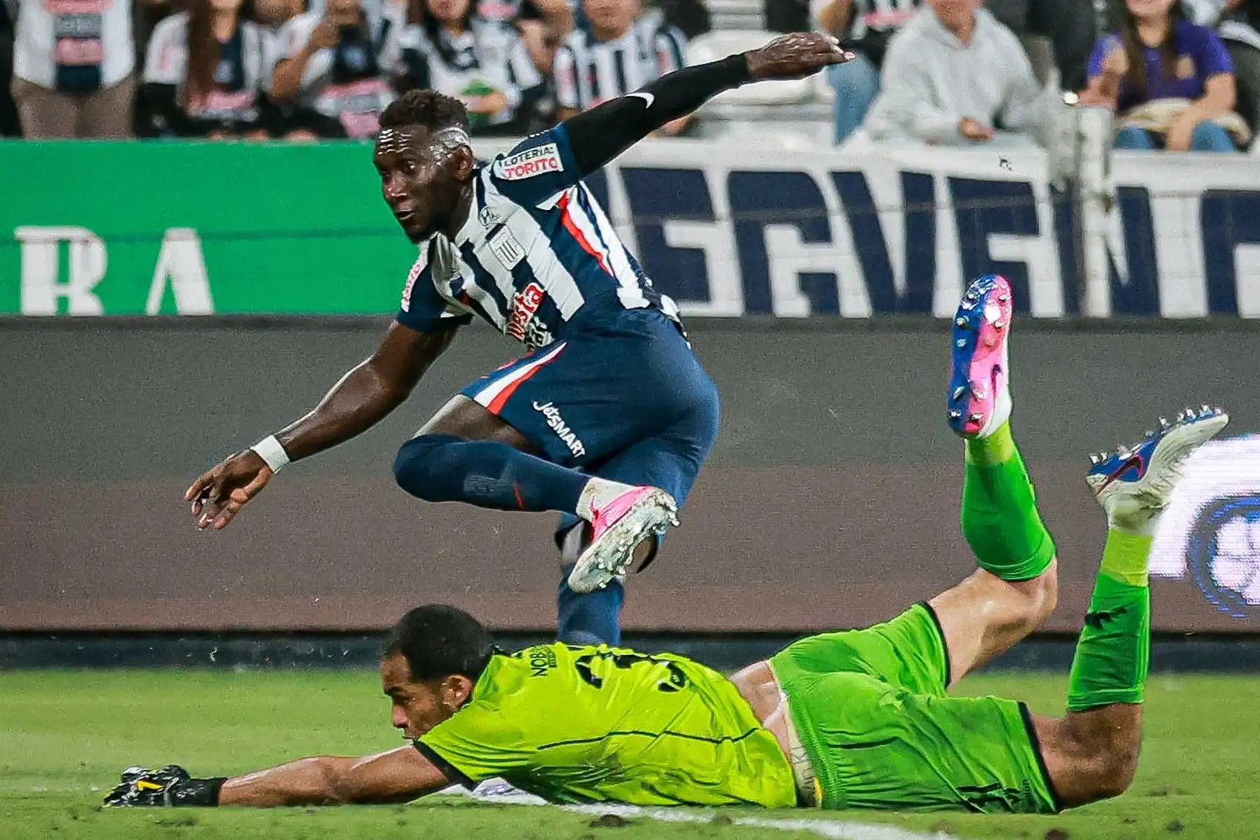 Liga 1: Alianza Lima venció 3-1 a Alianza Atlético con otro doblete de Eryc Castillo