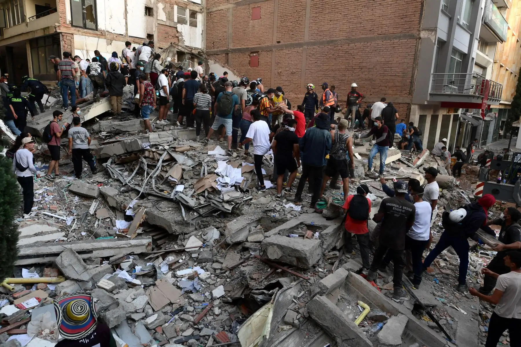Terremoto en Colombia: sube a 132 el número de fallecidos tras sismo de magnitud 7,4