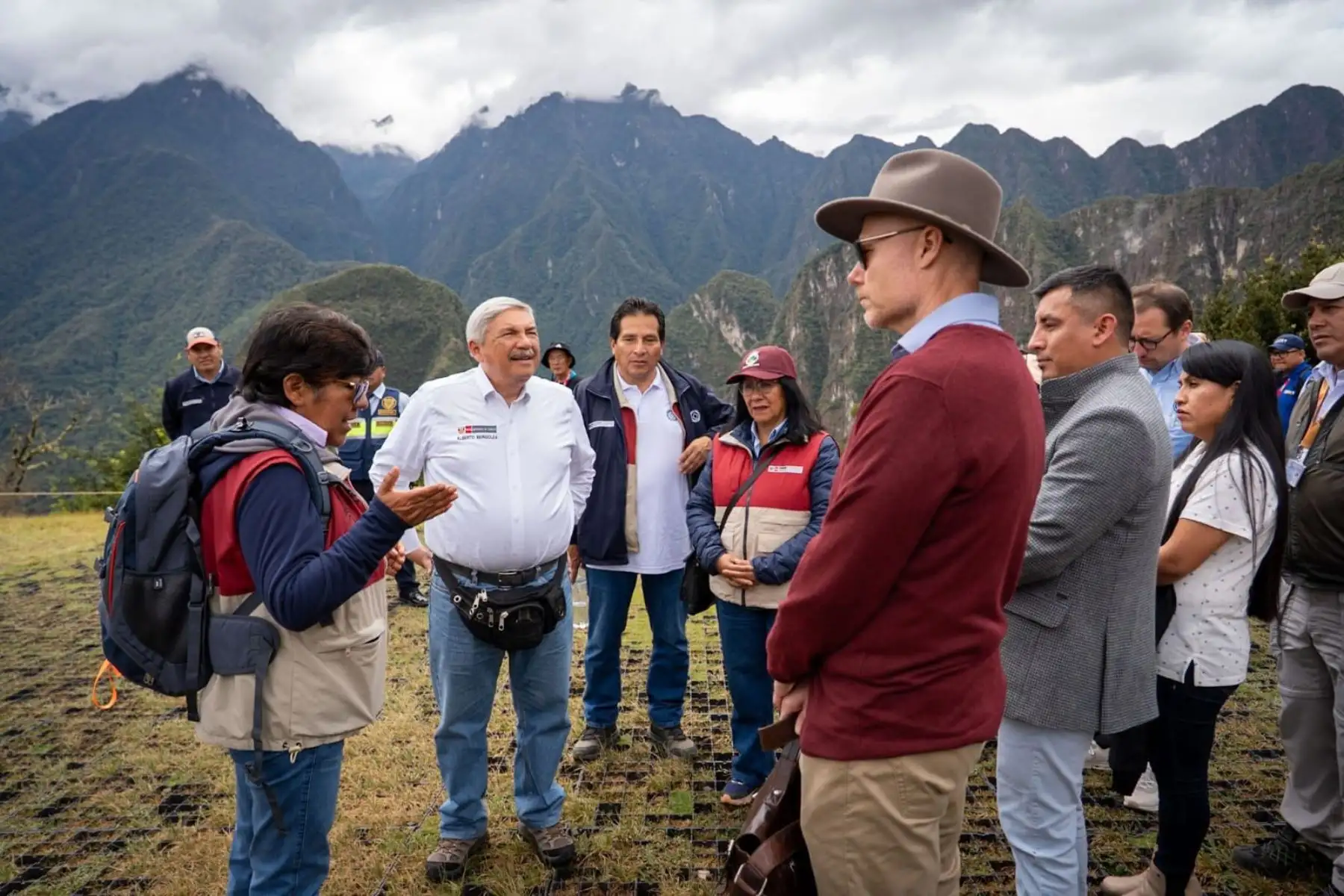Ministro de Cultura: Se impulsará investigación de caminos prehispánicos recién hallados