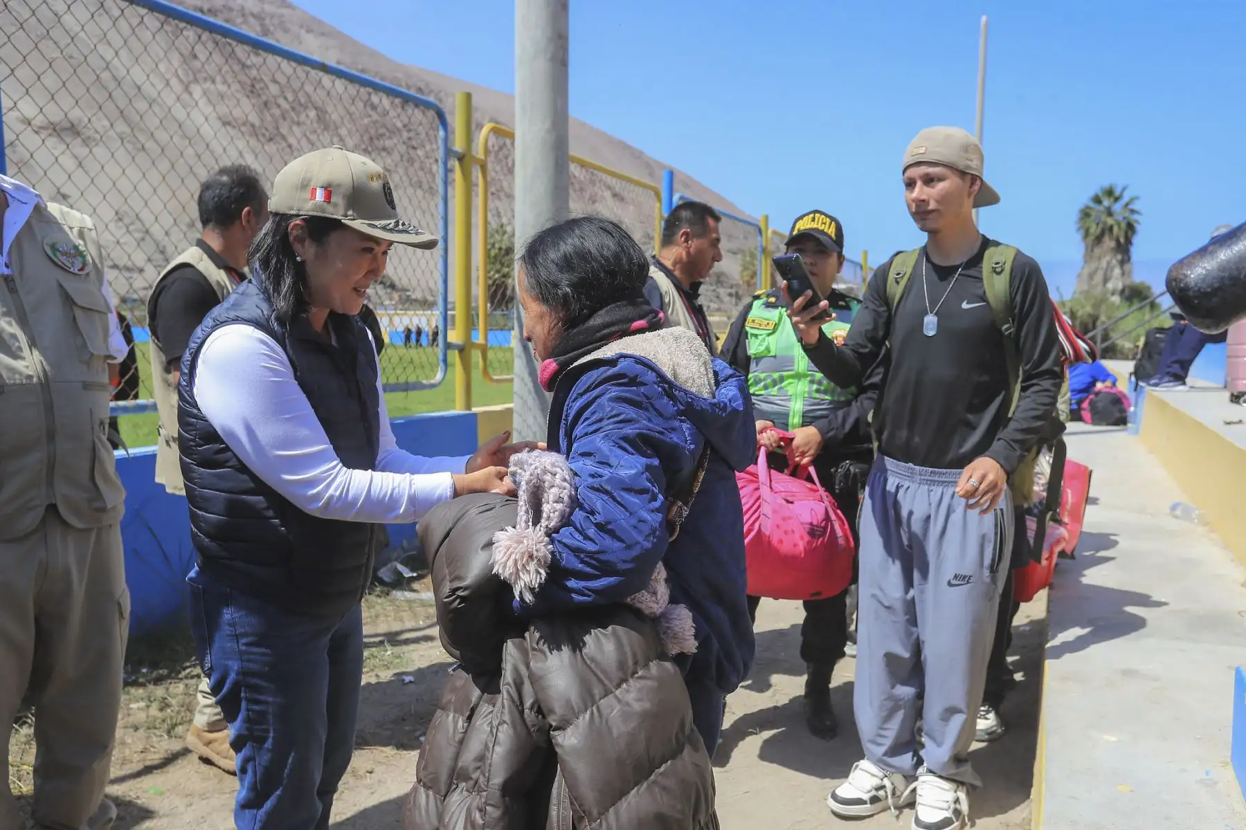 Presidenta supervisó traslado aéreo de más de 160 personas varadas en Arequipa