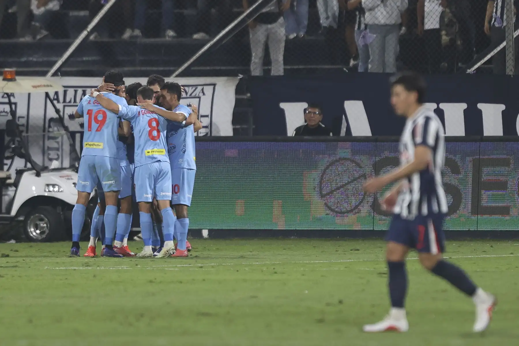 Deportivo Garcilaso derrotó por 1-0 a Alianza Lima y es líder del Torneo Clausura