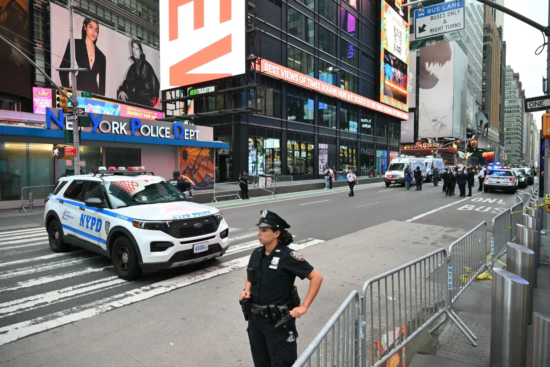 Violencia en Nueva York: dos muertos en ataque con cuchillo y posterior tiroteo