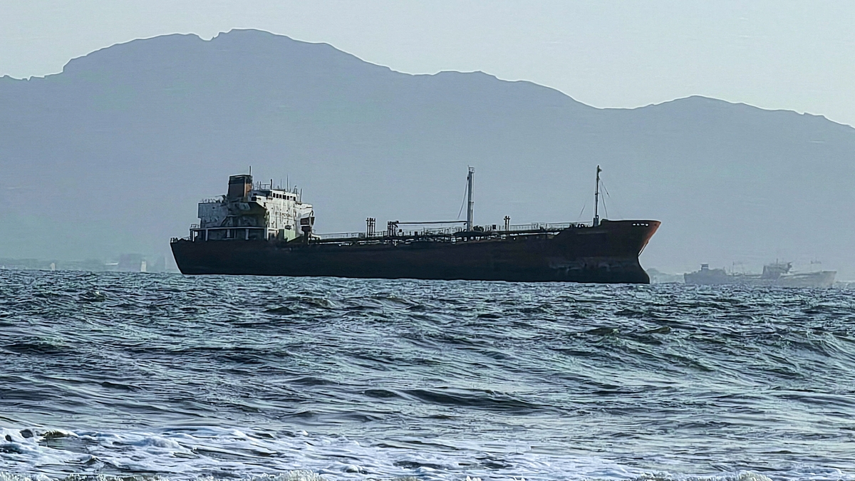 Los rebeldes hutíes de Yemen forzaron la detención de ocho petroleros sauditas en el estrecho de Bab el Mandeb
