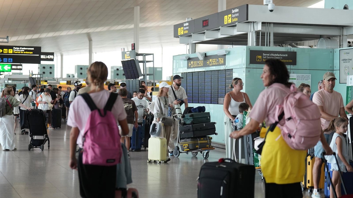 España realiza controles a 199 pasajeros llegados desde Italia en el primer día de restablecimiento de fronteras con el país transalpino