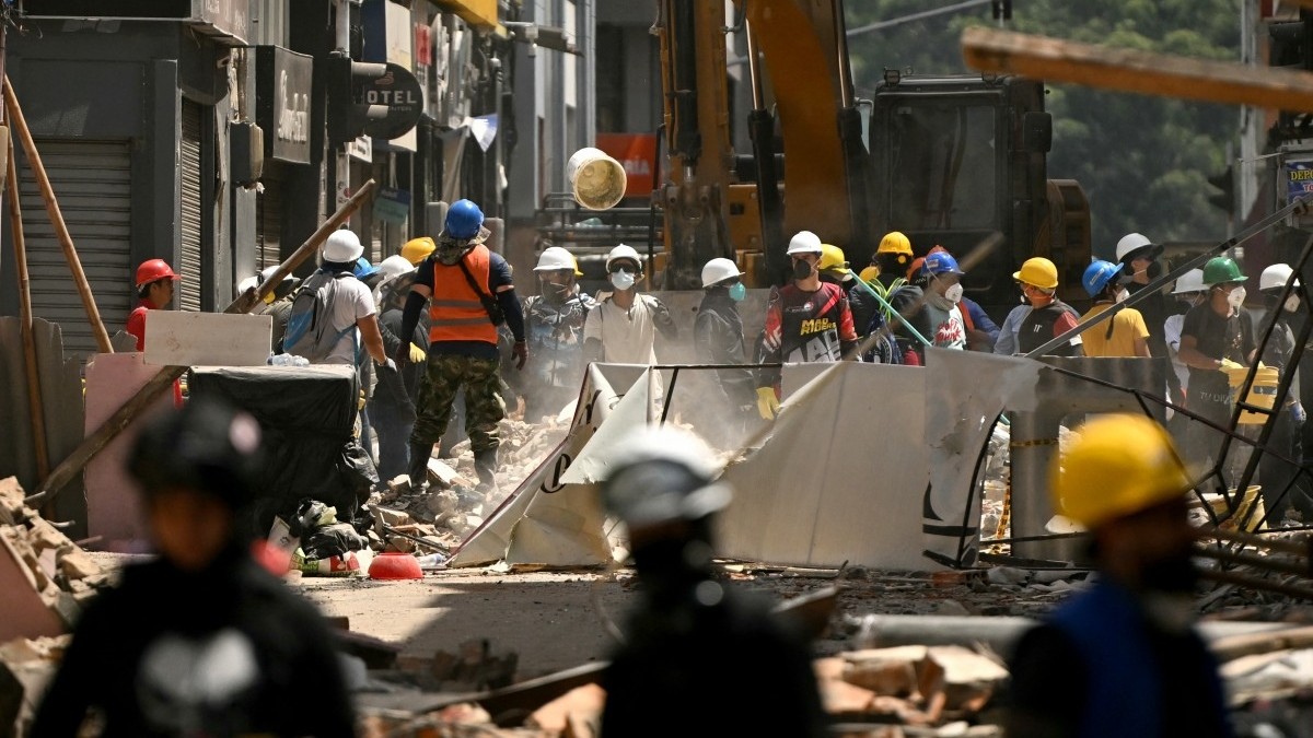 Muere la mujer que más tiempo resistió bajo los escombros del terremoto en Colombia: Dejó a un niño de 12 años