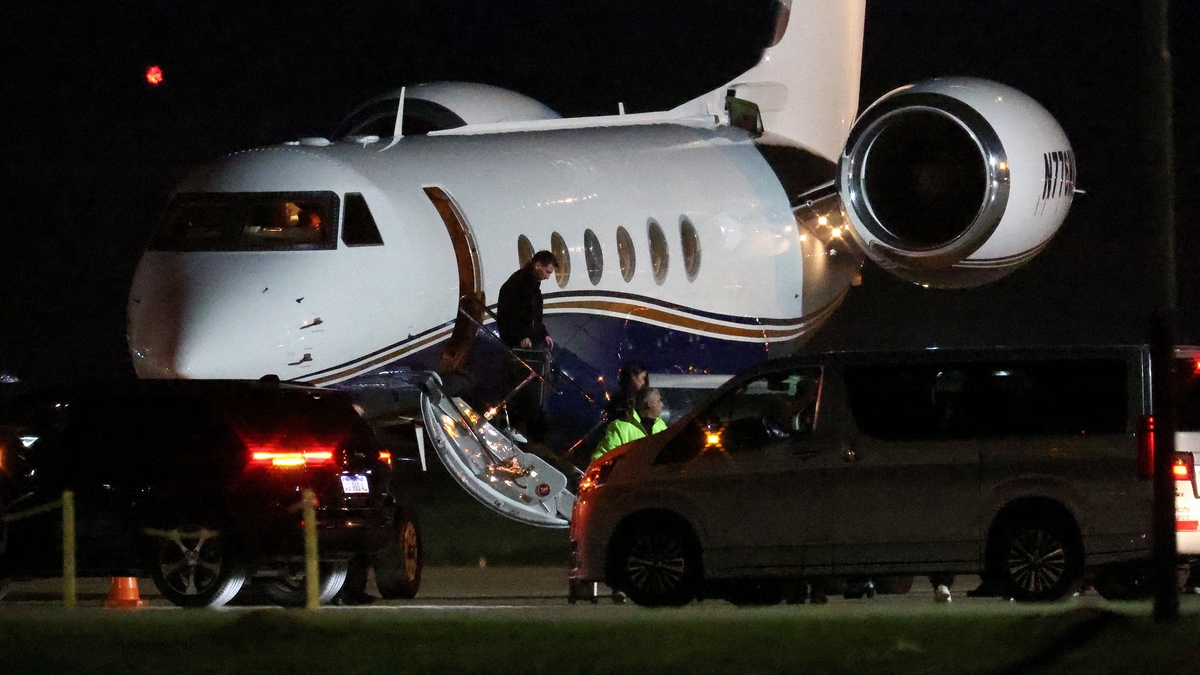 Lionel Messi aterrizó en Rosario para estar presente en el último adiós a su padre Jorge