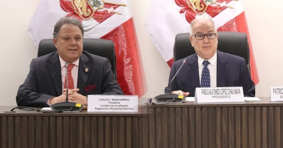 Carlos Mesías y Alfonso López Chau asumirán las comisiones de Constitución y Economía en el Senado