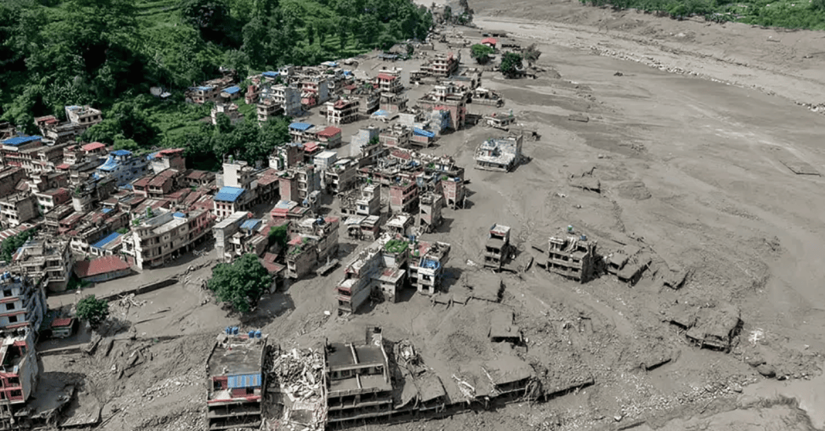 Tragedia en Nepal: decenas de fallecidos y más de 300 turistas desaparecidos tras avalancha e inundaciones