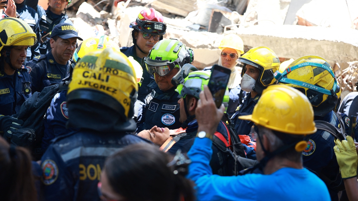 Rescataron a Diana, la mujer que permanecía bajo los escombros de un edificio en Cali: el alcalde Alejandro Éder confirmó la noticia