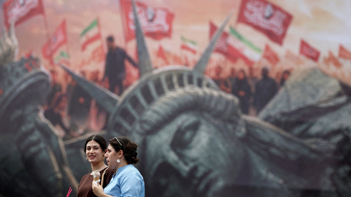 Incertidumbre por el estado de las negociaciones entre Estados Unidos e Irán tras un ataque contra un buque en el estrecho de Ormuz
