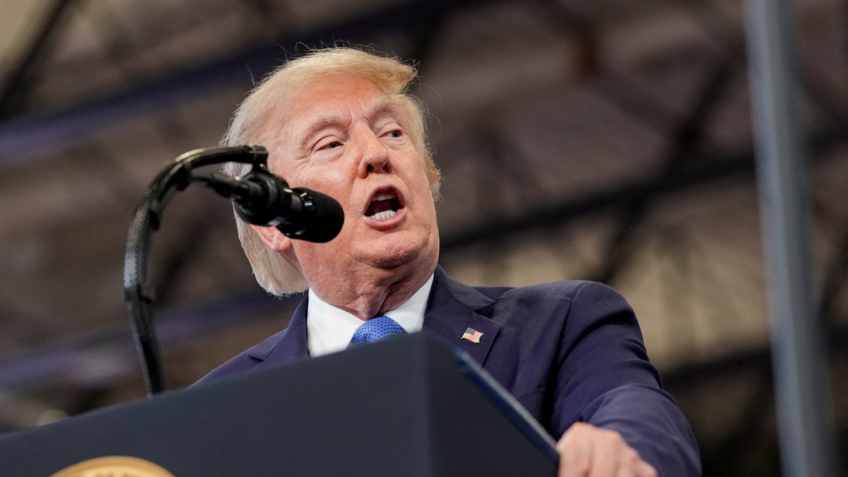 Trump dijo que declarará el estrecho de Ormuz territorio de Estados Unidos una vez que termine la ofensiva militar contra Irán