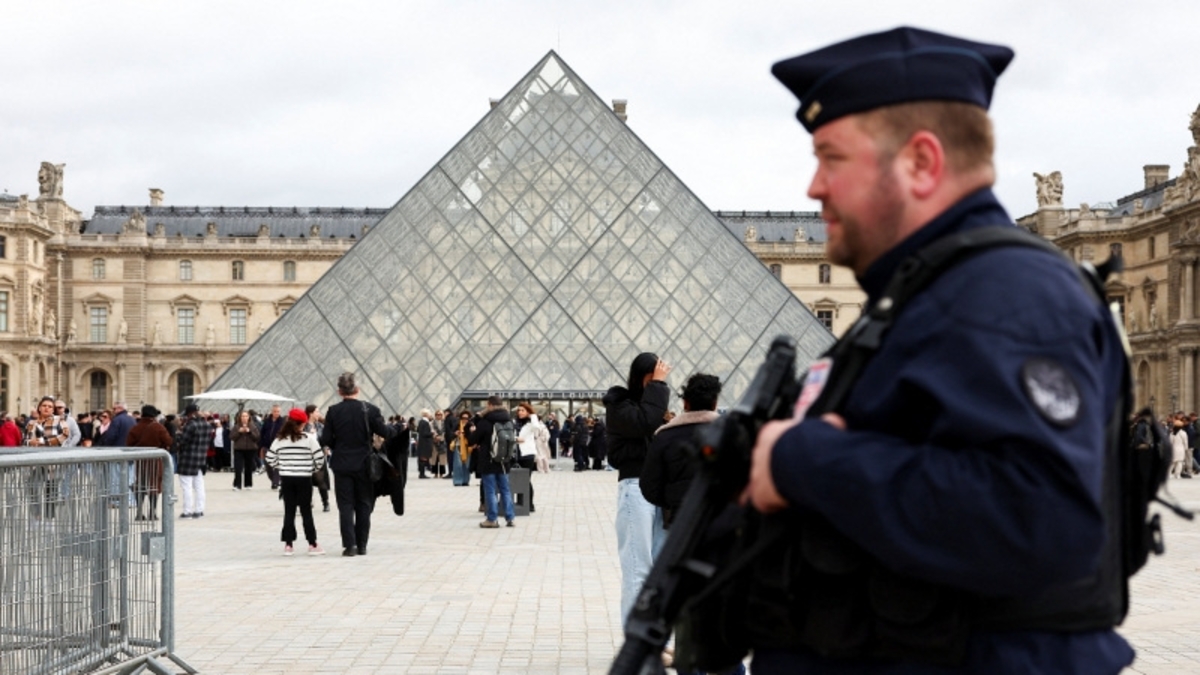 Mazos, hachas y explosivos: alertan sobre el aumento de la violencia en los robos a los museos de Europa