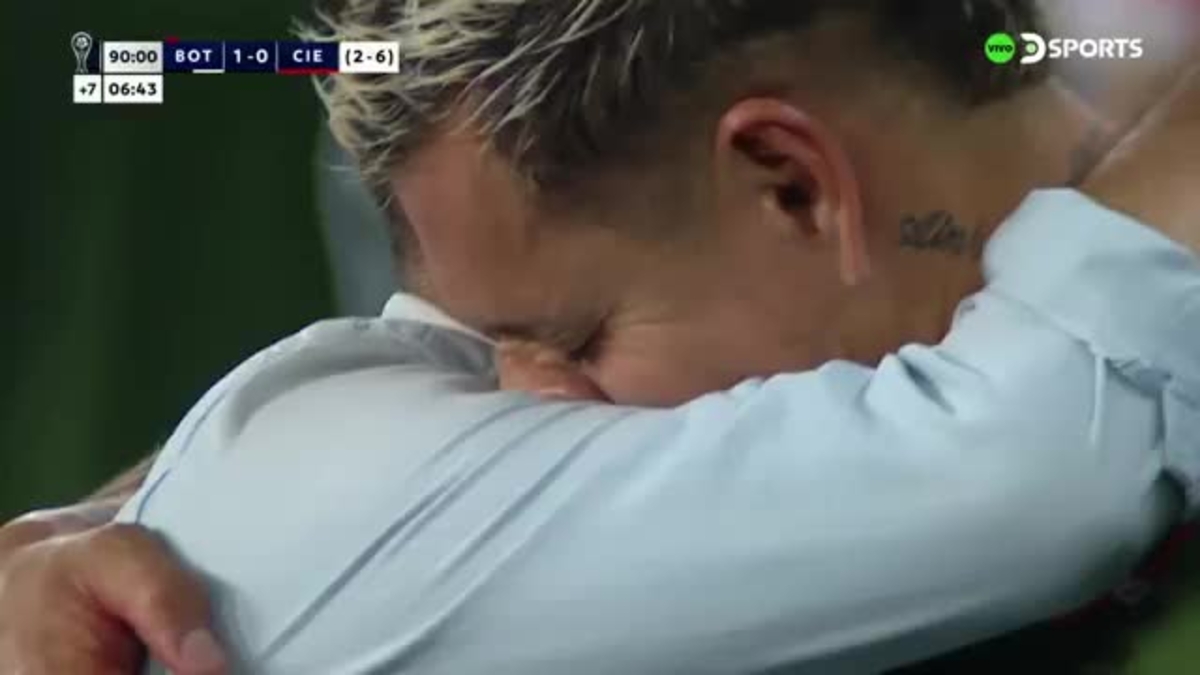 Las lágrimas de Carlos Garcés y el emotivo abrazo de Horacio Melgarejo tras la clasificación de Cienciano en la Copa Sudamericana 2026