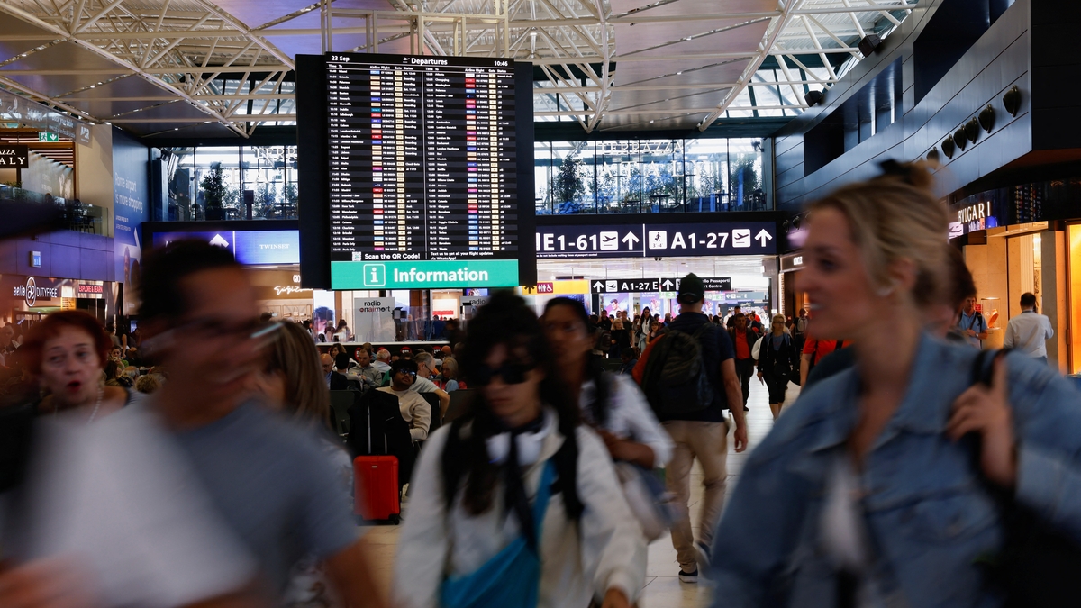 Suspensión de Schengen en Italia: en los aeropuertos de Roma-Fiumicino, Milán-Linate y Malpensa empiezan los controles a los viajeros procedentes de España