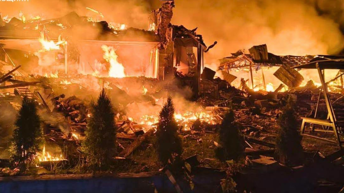 Rusia bombardeó con drones y misiles balísticos infraestructura civil en Kiev: al menos tres muertos y siete heridos
