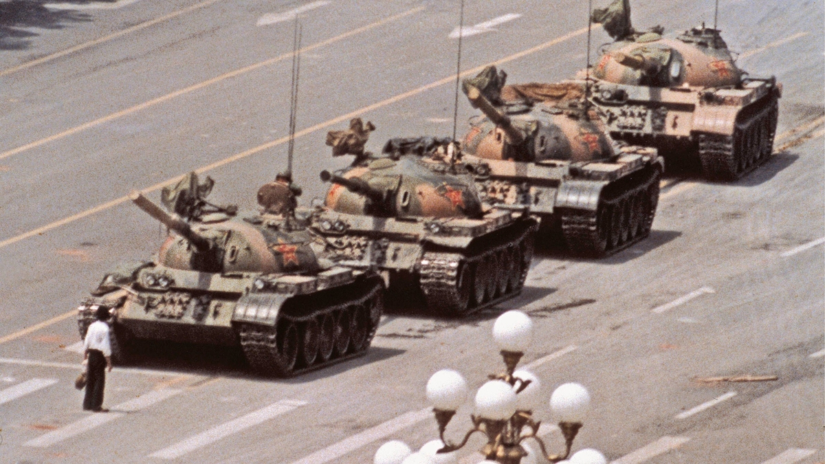 En un inusual discurso, Xi Jinping admitió la crisis en China y recordó la represión a las protestas de Tiananmen