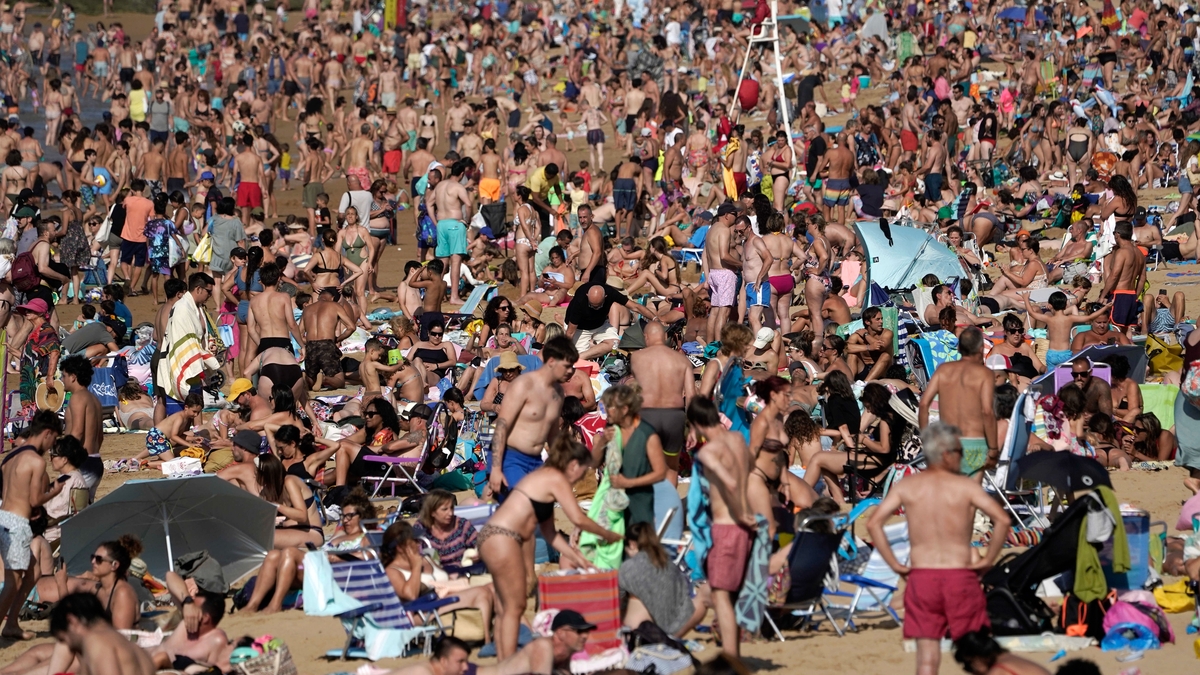 España roza los 50 millones de habitantes gracias a la inmigración: colombianos, venezolanos y marroquís encabezan la lista de nuevos residentes