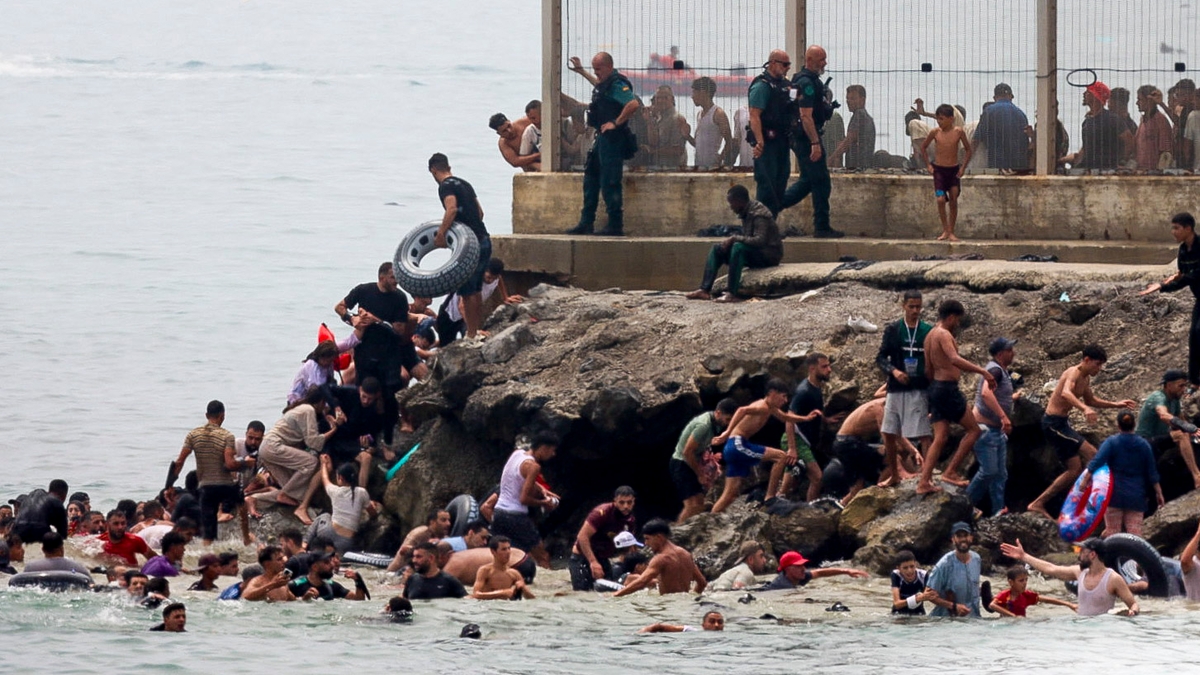 El nuevo reglamento europeo ante una crisis migratoria de “fuerza mayor” que podría debutar con Ceuta y cómo cambiaría la protección de su frontera