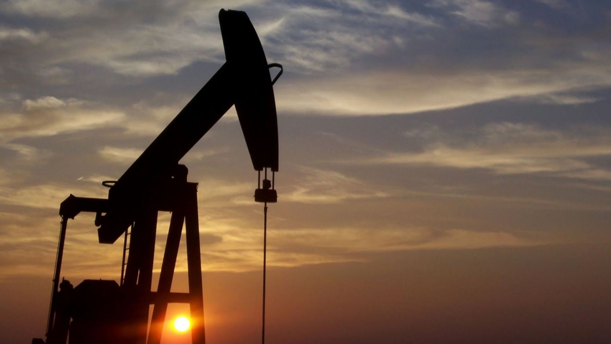 El precio del petróleo cayó con fuerza por las perspectivas de un alto el fuego en Medio Oriente