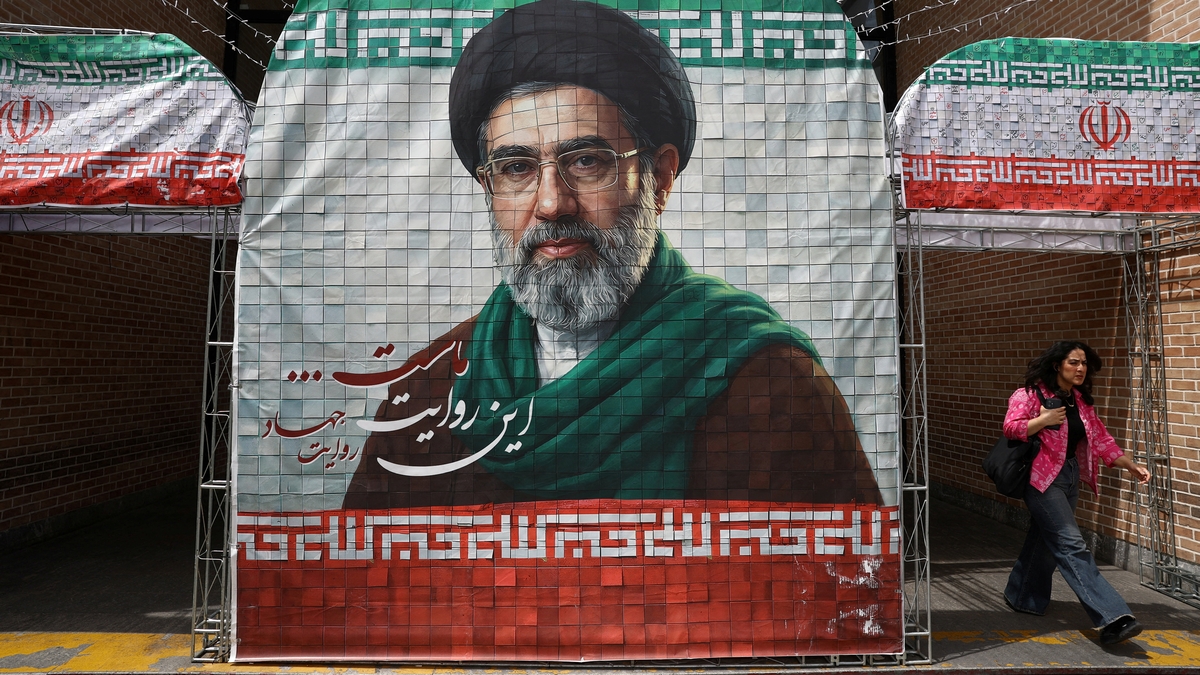 Irán dijo que el presidente se reunió con Mojtaba Khamenei en medio de las especulaciones sobre la salud del líder supremo