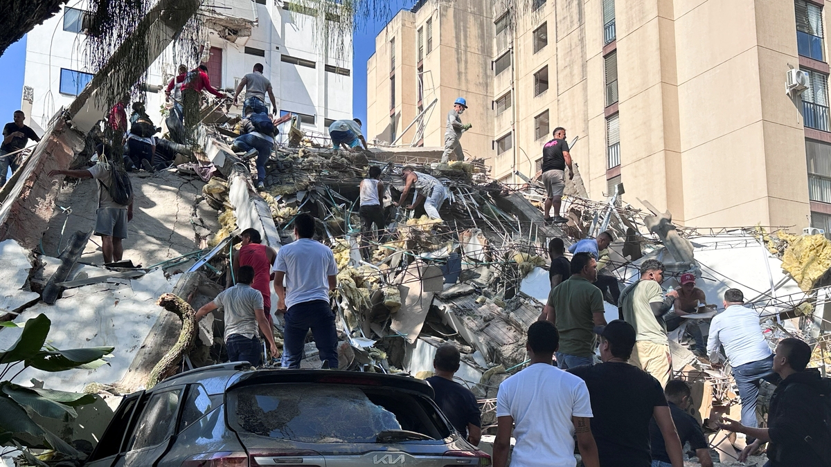Más de 130 muertos, 570 heridos, viviendas y vías dañadas y aeropuertos cerrados, las dramáticas cifras que deja hasta ahora el terremoto en Colombia