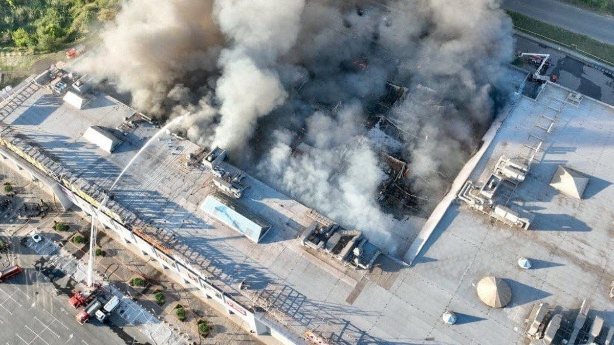 Rusia lanzó un nuevo ataque con drones contra un centro comercial en la ciudad natal de Zelensky: al menos 14 muertos