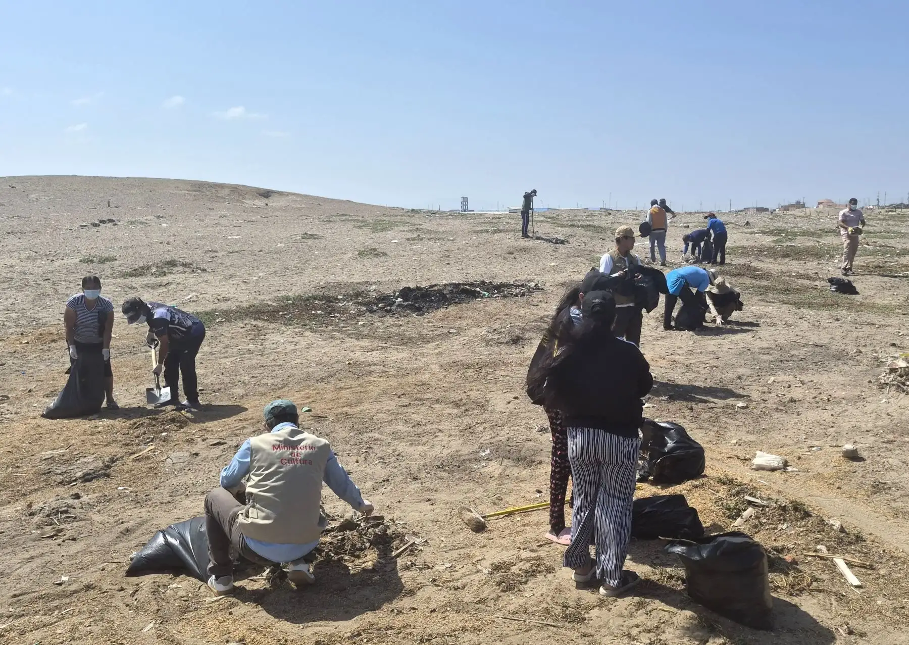 Retiran más de 100 toneladas de desmonte del sitio arqueológico lambayecano San José I