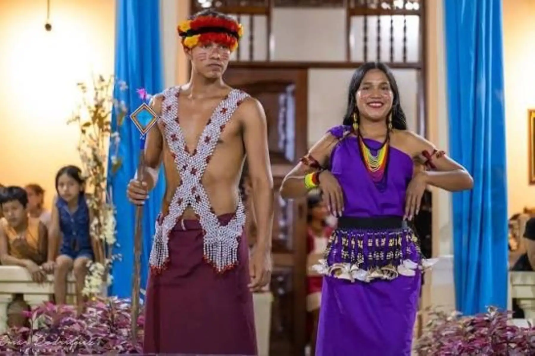 Conozca a la ‘influencer’ achuar que promueve en redes cultura y defensa de la Amazonía