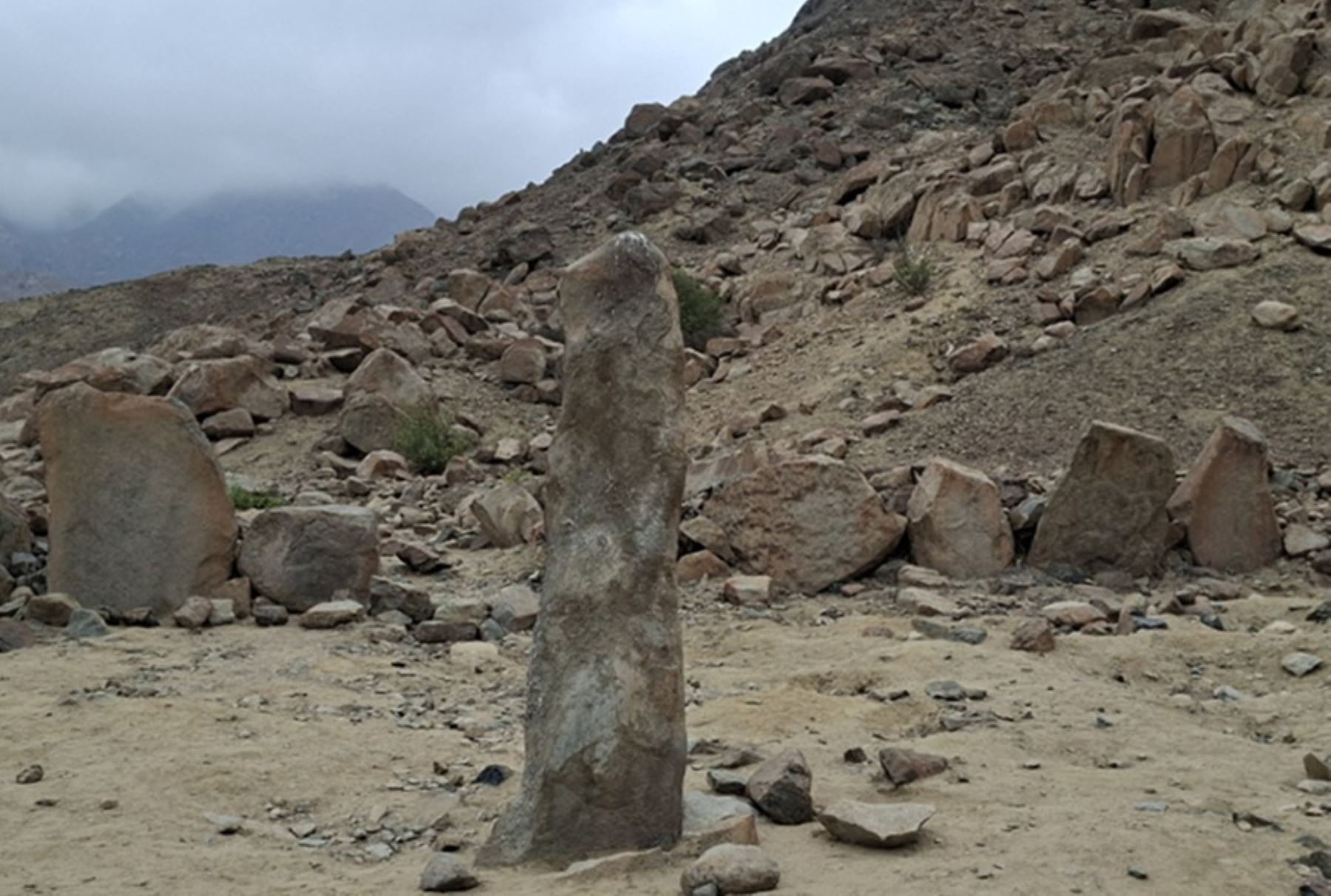La Libertad: reportan atentado arqueológico contra dos Menhir del Templo Queneto en Virú
