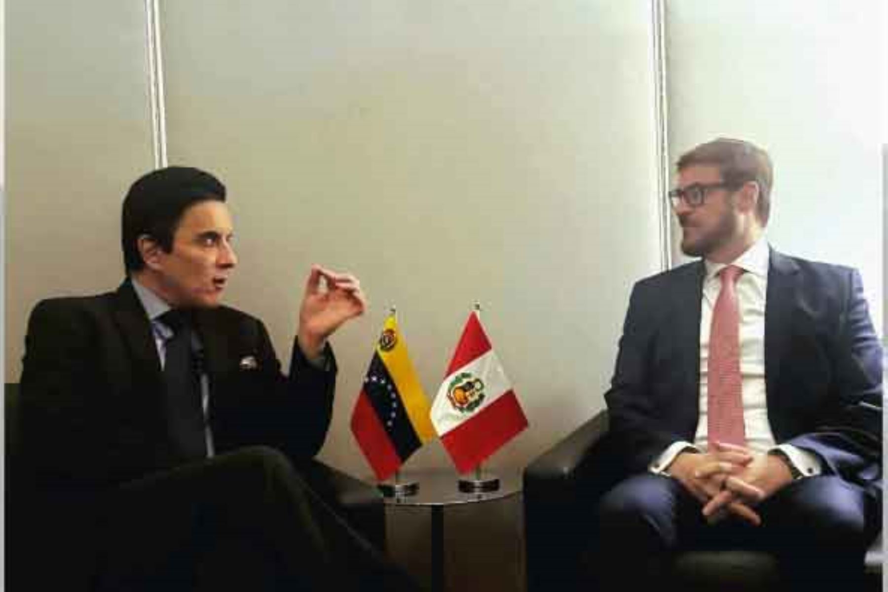 Cancilleres de Perú y Venezuela dialogaron en el marco de 81° Asamblea General de la ONU